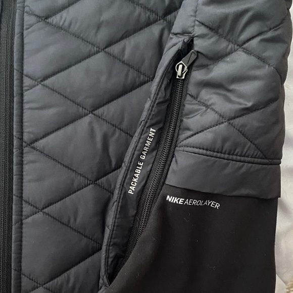 Nike Black Aerolayer Running Vest - Picture 5 of 5